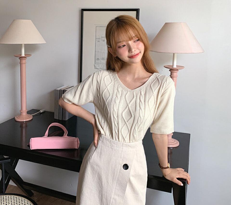 Vネック半袖ケーブルニット・全4色・t64891 レディース 【tops】韓国 ファッション トップス ニット 長袖 スリム Vネック デコルテ ツイスト ゆったり ルーズ 細身 体型カーバー ガーリー デイリー カジュアル 春 秋 NIJU