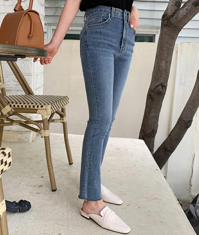 スキニーデニムパンツ・全1色・t64882 レディース 【pt】韓国ファッション ボトムス パンツ ロング ロングパンツ カッティング スキニー デニム デニムパンツ ウォッシング 10分丈 十分丈 スリム フィット タイト 春 秋 NIJU