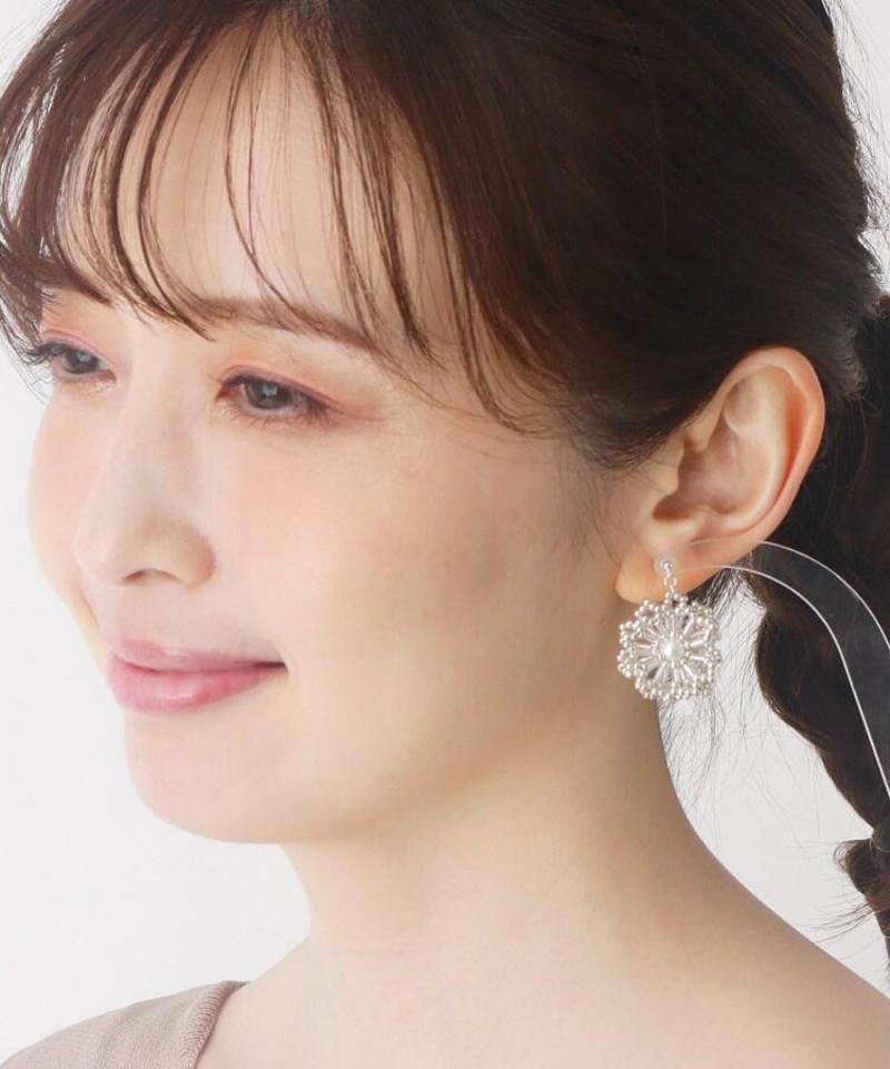 ビーズ編みフラワーピアス