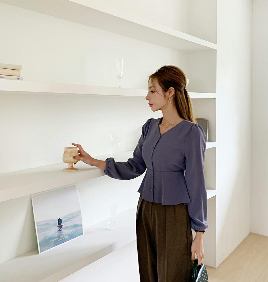 Vネックリボンフレアブラウス・全4色・t69851 レディース 【bl】トップス ブラウス 長袖 フレア Vネック 単色 無地 フェミニン 大人 きれいめ シンプル パフ袖 パフスリーブ 春 秋 韓国ファッション ハイホリHIHOLLI