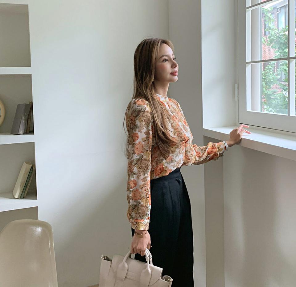 フローラルシフォンラッフルブラウス・全3色・b69853 レディース 【bl】トップス ブラウス ラッフル フリル シフォン 花柄 モダン 大人 長袖 ハーフネック 春 秋 韓国 ファッション ハイホリHIHOLLI