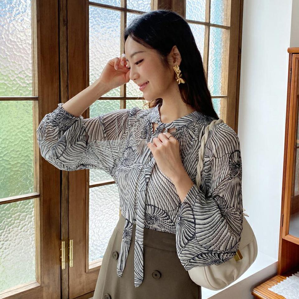 パターンプリーツブラウス・全3色・b65830 レディース 【bl】韓国ファッション トップス ブラウス 長袖 大人 ユニーク フレア プリーツ ラグランスリーブ スリット リボン デイリー 上品 フェミニン カジュアル 体型カバー 秋 春