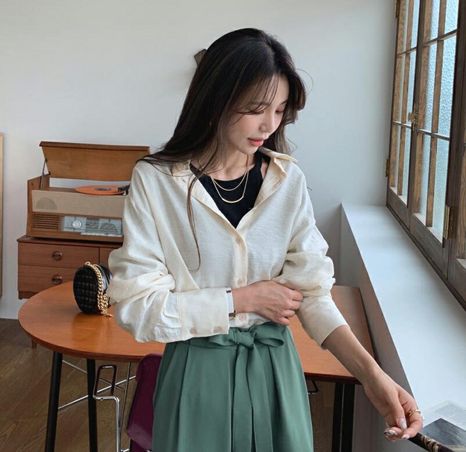 シルキールーズフィットシャツ・全4色・t65834 レディース 【bl】韓国ファッション トップス シャツ 長袖 シースルー フェミニン ルーズ シンプル アンバランス ベーシック シルキー 上品 フェミニン カジュアル ゆったり 体型カバー 秋 春