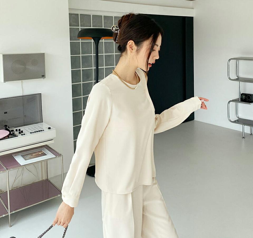 2WAYボタンブラウス・全2色・t65854 レディース 【bl】韓国ファッション トップス ブラウス 長袖 大人 ユニーク カフス 2WAY スリット ボタン デイリー 上品 シンプル フェミニン カジュアル 体型カバー 秋 春