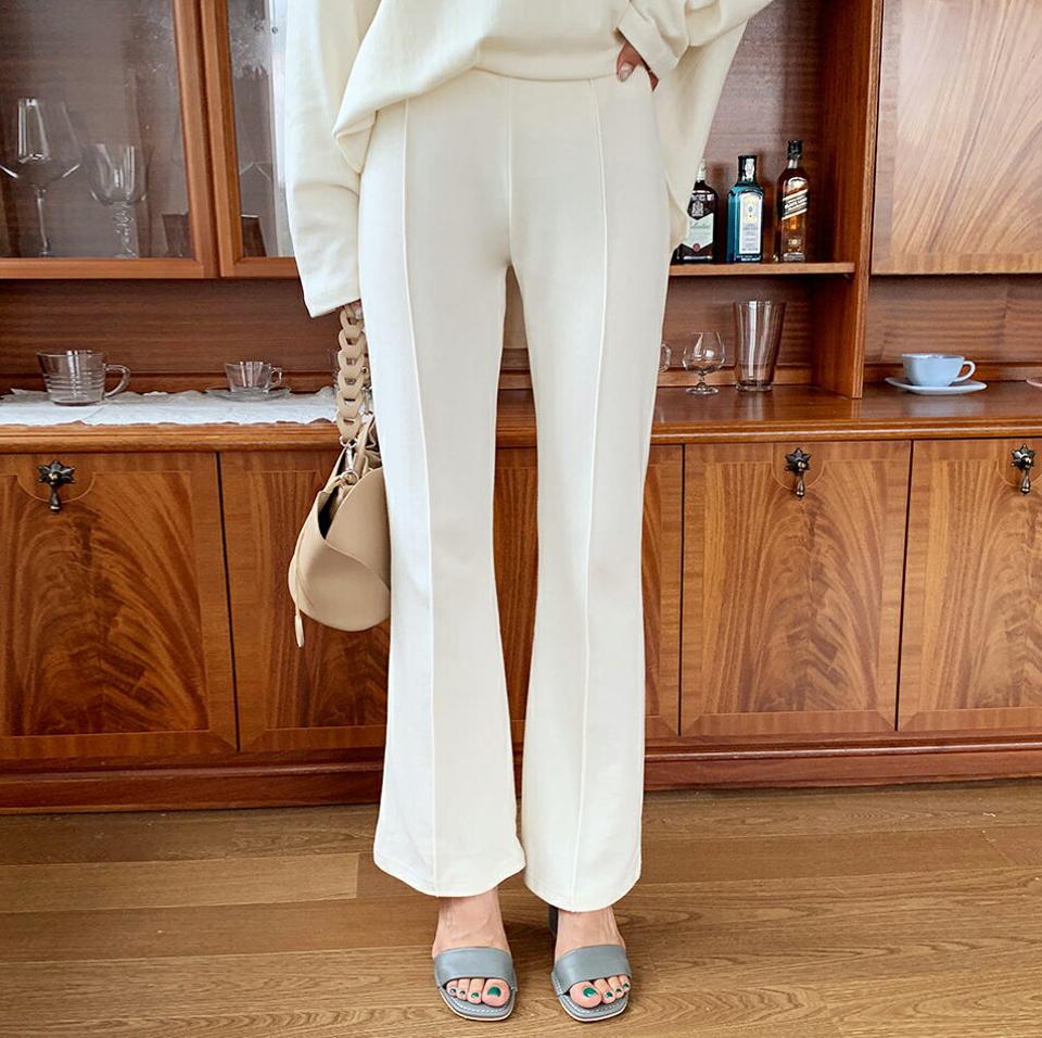 スウェットウエストゴムフレアパンツ・全3色・t65850 レディース 【pt】韓国ファッション ボトムス ロング ロングパンツ フレアパンツ ゴム ベーシック スウェット ハイウエスト 体型カバー ポケット カジュアル デイリー 足長 美脚 秋 春