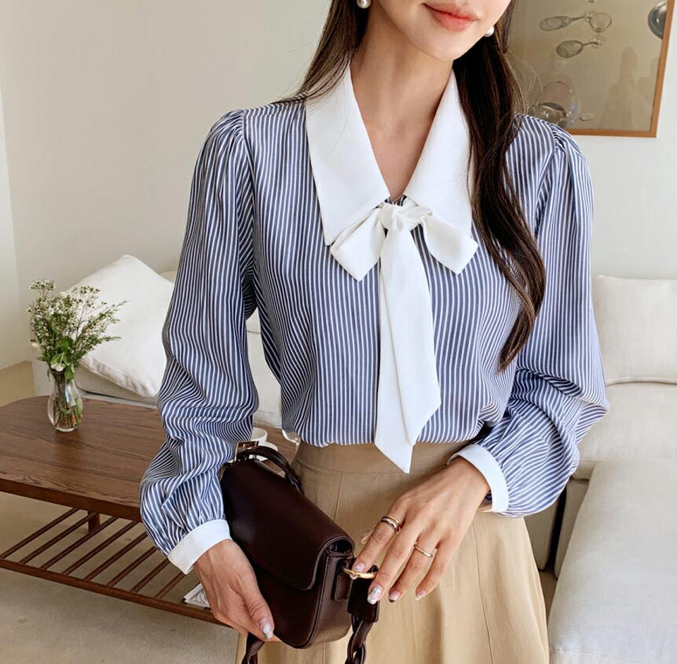 ストラップ付配色カラーストライプブラウス・全2色・b64711 レディース 【bl】韓国ファッション トップス ブラウス 長袖 大人 ストラップ ストライプパターン 配色 2WAY シンプル 上品 フェミニン カジュアル 秋 春 学校行事