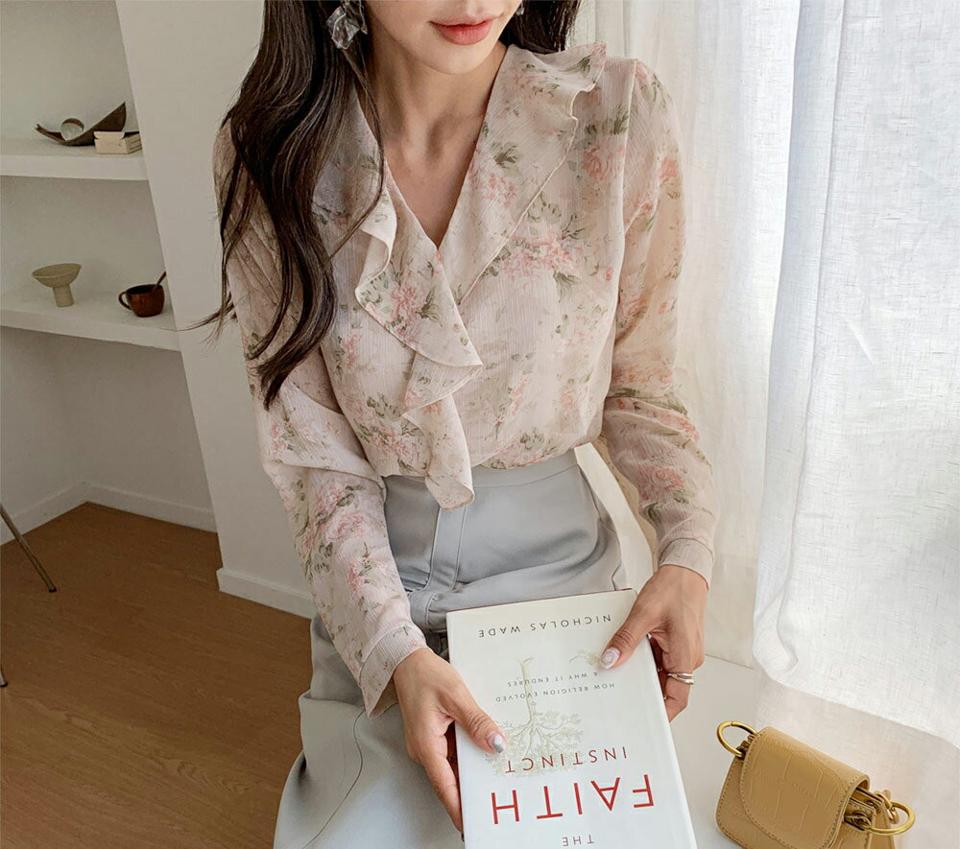 フローラルフリルシースルーブラウス・全2色・b64678 レディース 【bl】韓国ファッション トップス ブラウス 長袖 大人 フローラル 花柄 Vネック ガーリー シフォン フリル シースルー 上品 フェミニン カジュアル 秋 春