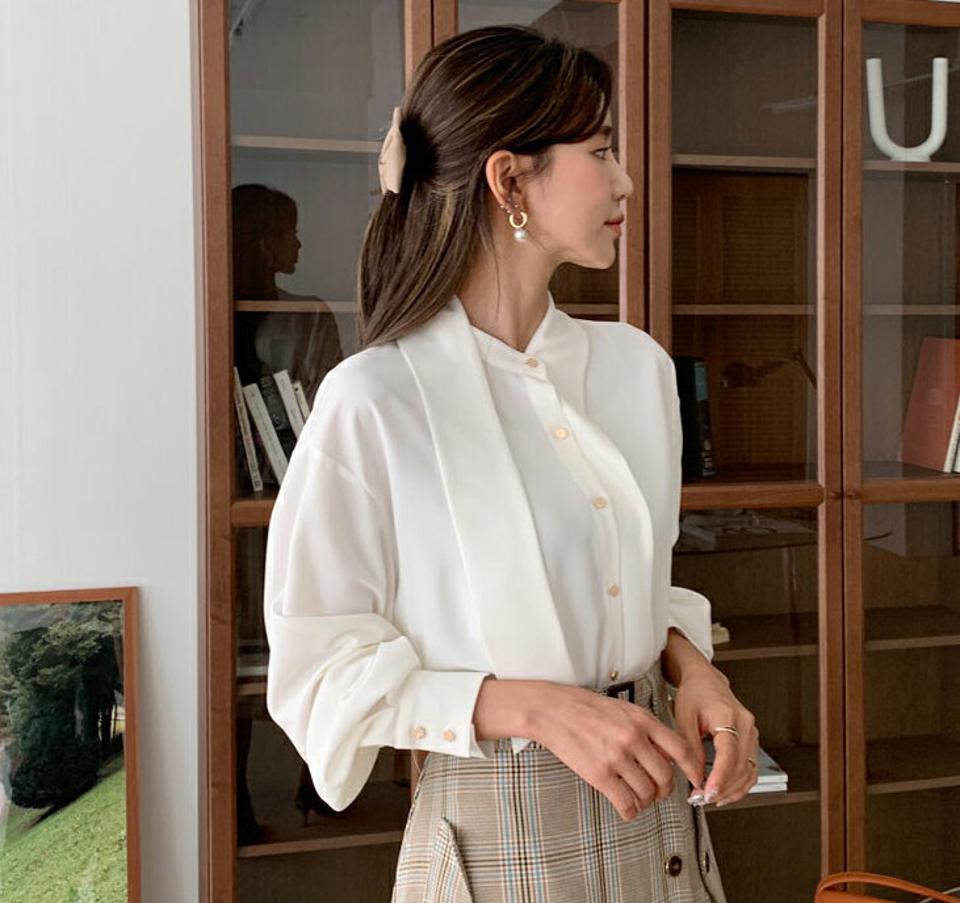 ストラップ付ボタンブラウス・全3色・b64680 レディース 【bl】韓国 ファッション トップス ブラウス 長袖 大人 ストラップ ボタン タイ リボン ゆったり パフスリーブ シンプル 二の腕カバー 上品 フェミニン カジュアル 秋 春