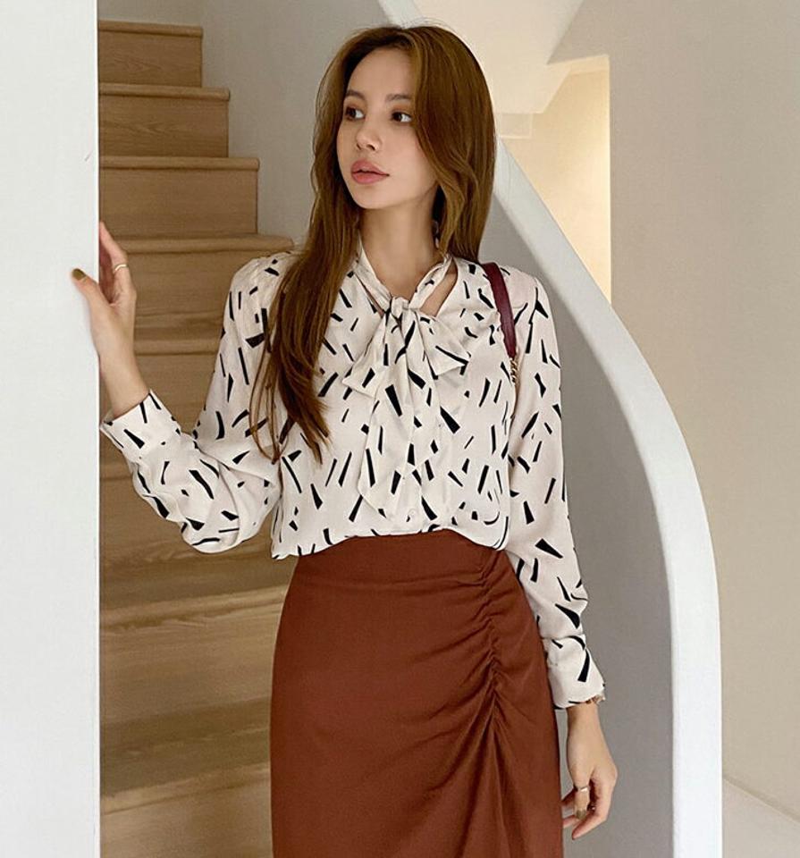 リボンVネックパターンブラウス・全3色・b00234 レディース 【bl】トップス ブラウス 長袖 Vネック りぼん 総柄 モダン 大人 春 秋 韓国 ファッション ハイホリHIHOLLI