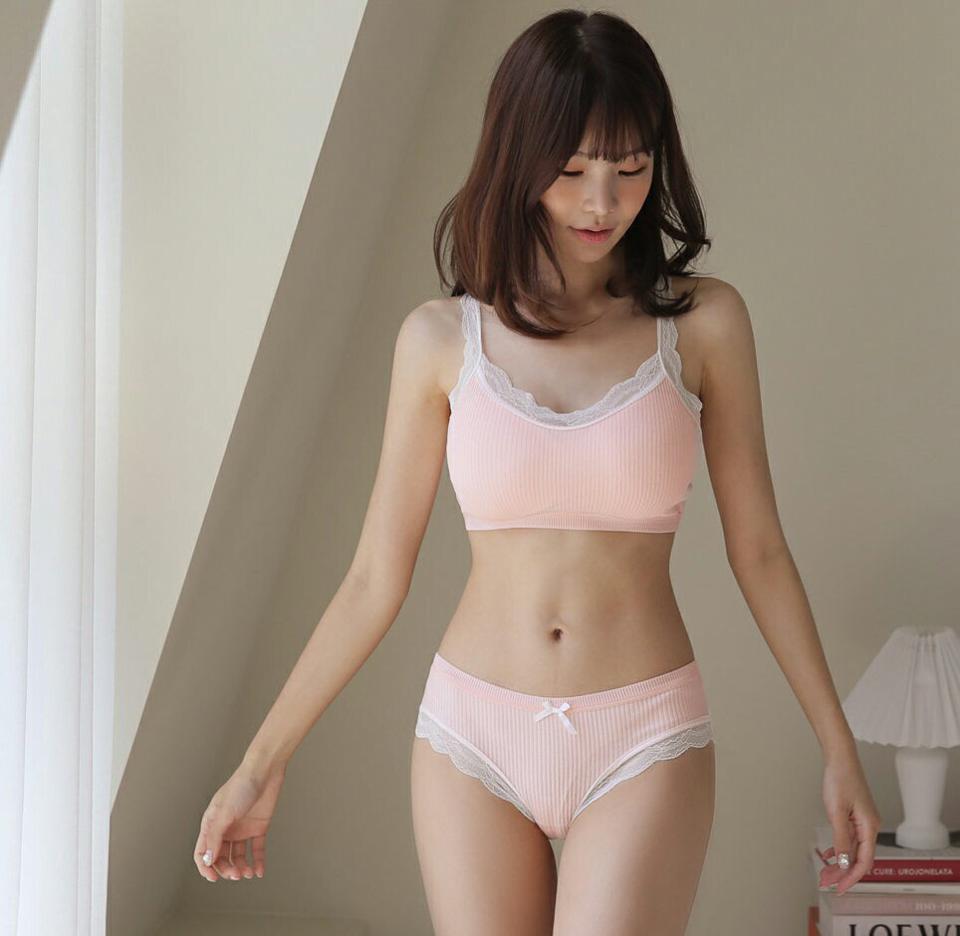 ホワイトレースラインブラ＆ショーツSET・全5色・d44797 レディース 【uw】韓国ファッション アンダーウェア ランジェリー 下着 セット ブラジャー ブラ ショーツ パンツ リブ レース スリム Vライン パッド一 大人 ノンワイヤー 秋 春