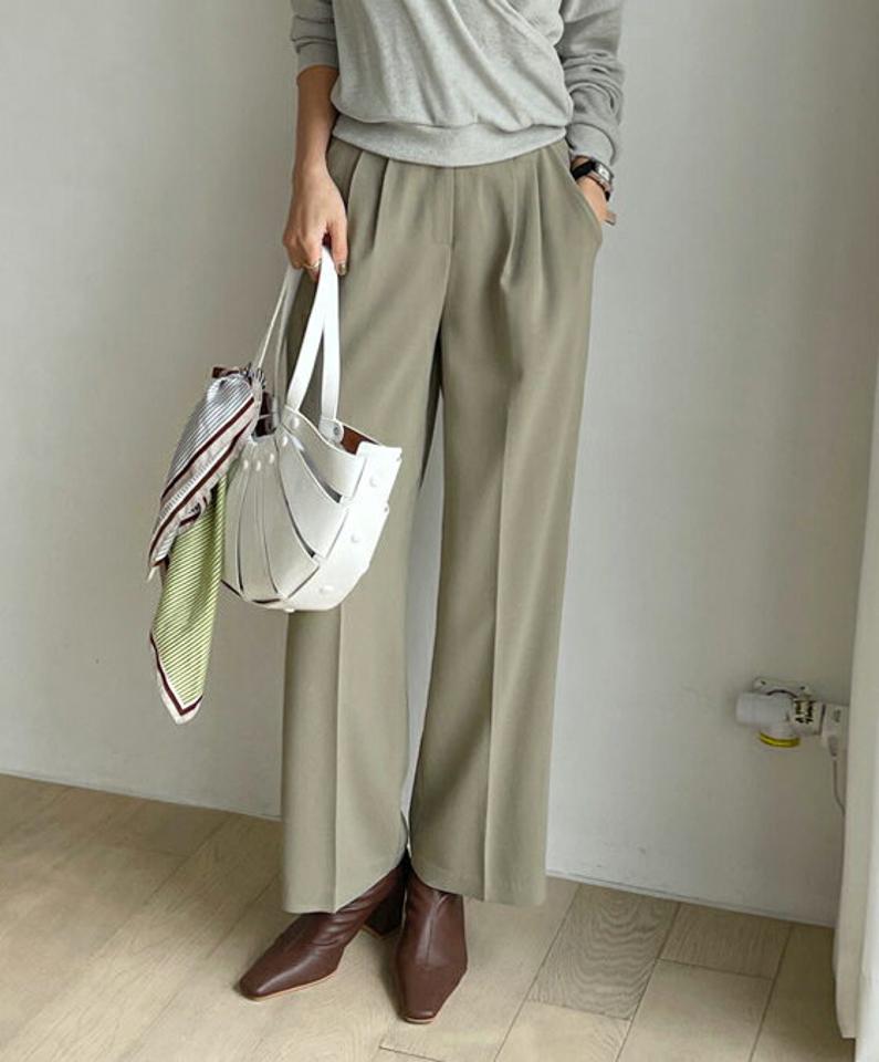 ピンタックストレートフィットスラックス・全4色・t00244 レディース 【pt】スラックス パンツ ズボン ロングパンツ ストレート 単色 無地 シンプル ベーシック 大人 オフィスカジュアル 春 秋 韓国 ファッション ハイホリHIHOLLI