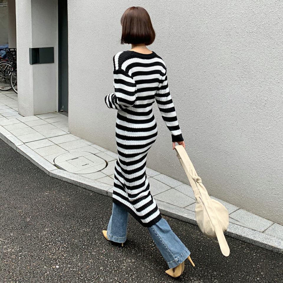 2TYPEニットロングワンピース・全3色・b62731 レディース 【ops】韓国ファッション ワンピース ロング ロングワンピース 長袖 ニット ボーダー 無地 2TYPE Vネック リブ 体型カバー 細身 スリム フィット タイト 秋 春