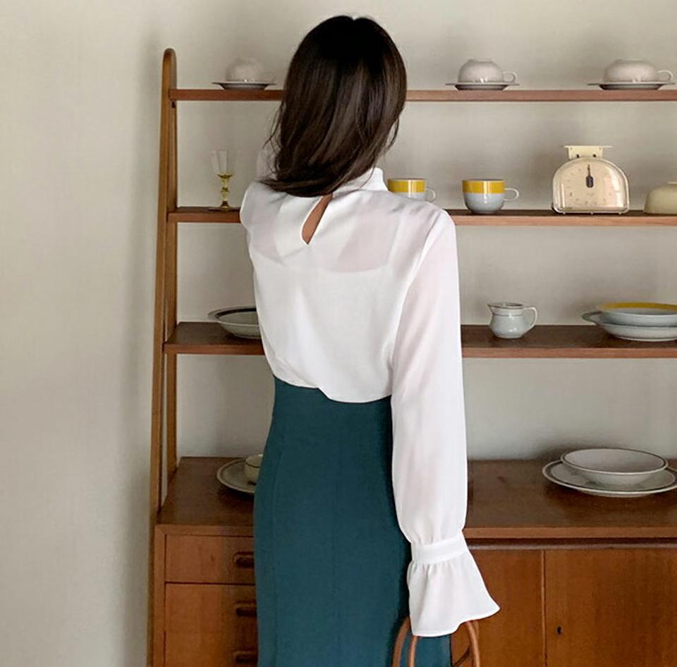 スリットハーフネックブラウス・全3色・b62715 レディース 【bl】韓国ファッション トップス ブラウス 長袖 大人 ハーフネック 上品 スリット セクシー フレア ギャザー オフィスカジュアル カジュアル 秋 春