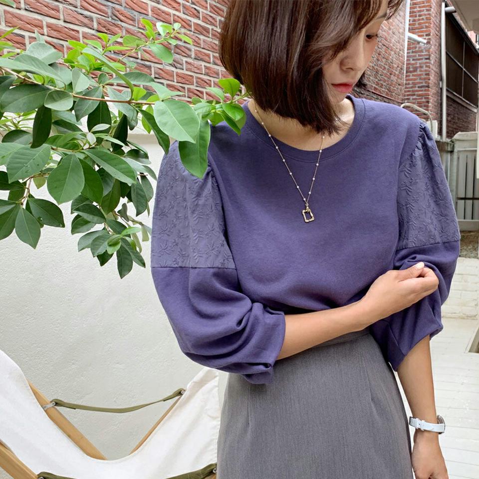 レースパフスリーブTシャツ・全3色・b62726 レディース 【tops】韓国 ファッション トップス Tシャツ 長袖 シンプル パフ アイレットレース ギャザー ラウンドネック レース スリム ベーシック デイリー 体型カバー 細身 フェミニン 秋 春
