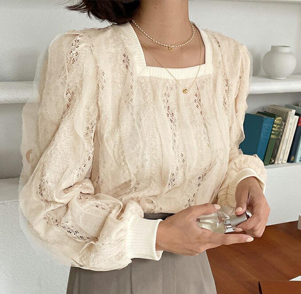 【10%OFF】レーススクエアネックブラウス・全3色・t62686 レディース 【bl】韓国ファッション トップス ブラウス 長袖 大人 スクエアネック シースルー レース ウェーブフリル ボタン ナチュラル 上品 シンプル フェミニン カジュアル 体型カバー 秋 春【blセール】