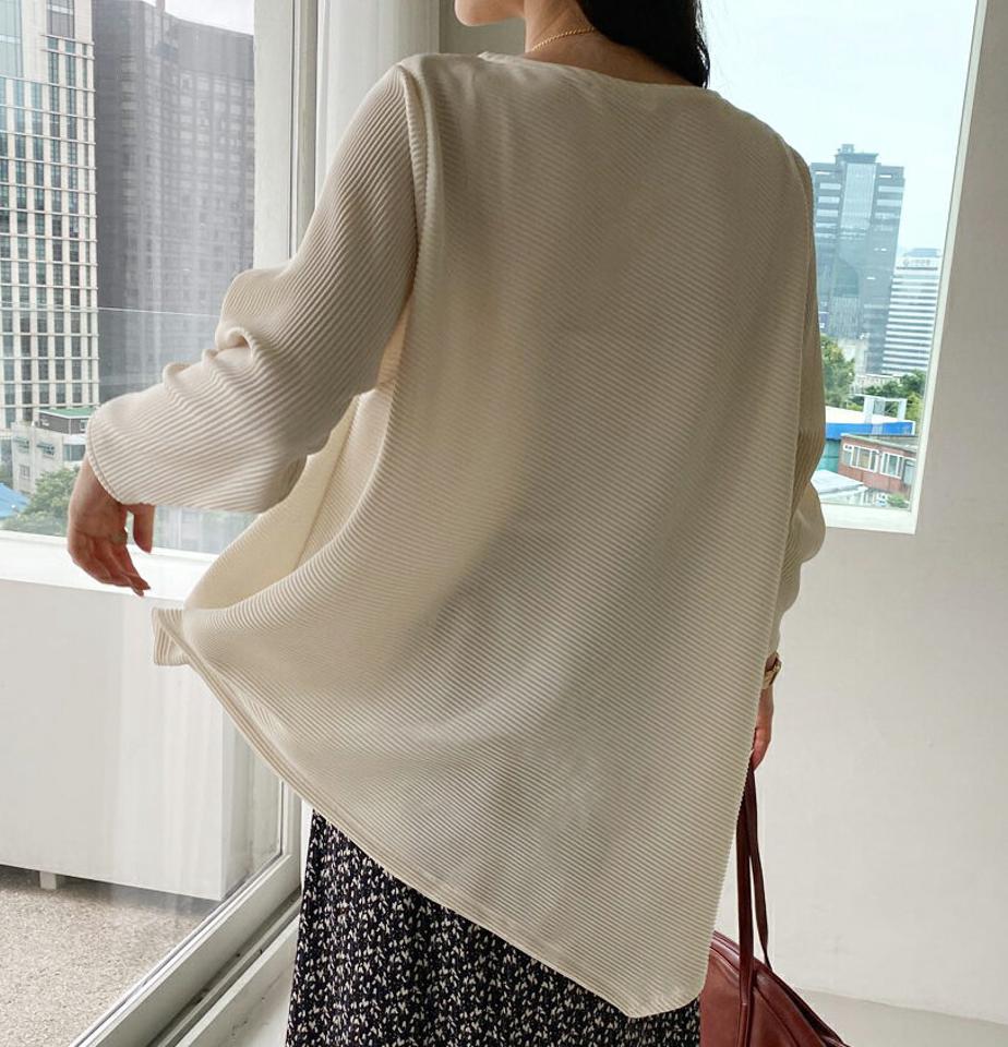 プリーツアンバランスフレアTシャツ・全3色・b69812 レディース 【tops】トップス Tシャツ 長袖 フレア アンバランス プリーツ 単色 体型カバー 大人 Aライン ルーズ チュニック インしない プルオーバー 春 秋 韓国ファッション HIHOLLI