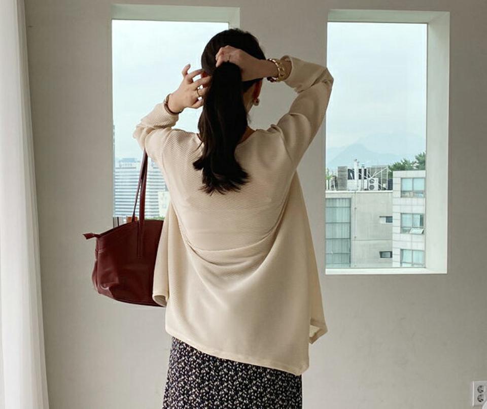 プリーツアンバランスフレアTシャツ・全3色・b69812 レディース 【tops】トップス Tシャツ 長袖 フレア アンバランス プリーツ 単色 体型カバー 大人 Aライン ルーズ チュニック インしない プルオーバー 春 秋 韓国ファッション HIHOLLI