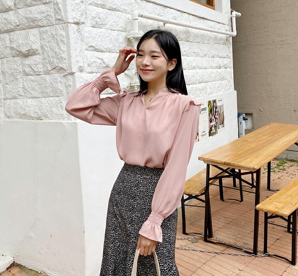 スリットネックフリルブラウス・全3色・t00716 レディース 【bl】韓国 ファッション トップス ブラウス 長袖 シンプル ラブリー フリル スリットネック スタンドカラー シャーリング ベーシック フェミニン 上品 体型カバー 細身 春 秋 NIJU