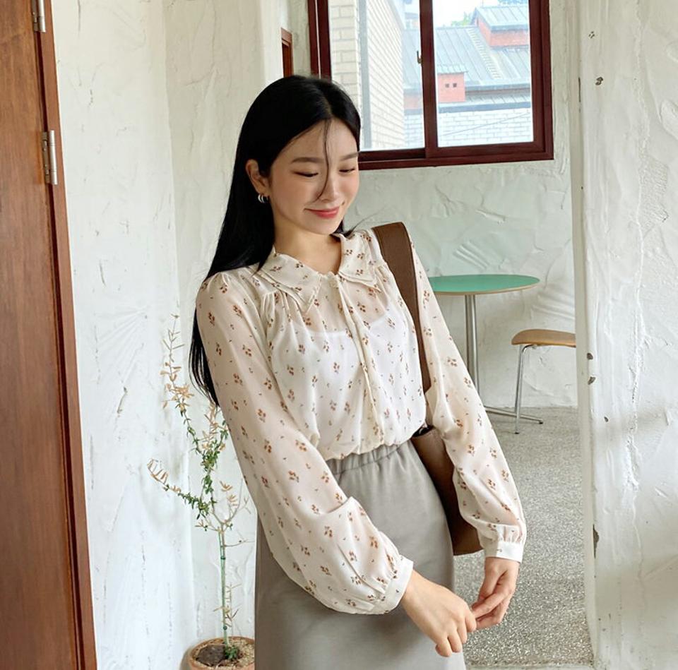 フローラルダブルカラーブラウス・全3色・b00718 レディース 【bl】韓国ファッション トップス ブラウス 長袖 シンプル ラブリー 水色 花柄 ダブルカラー ギャザー パフスリーブ 透け感 フェミニン 上品 カラーネック 春 秋 NIJU