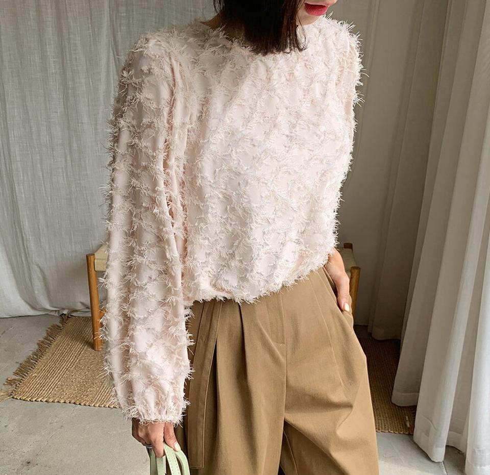 テクスチャーシアーウエストゴムブラウス・全2色・t64761 レディース 【bl】韓国ファッション トップス ブラウス 長袖 大人 上品 ラウンドネック ボタン 透け感 フェミニン ダイヤ パターン テクスチャー ユニーク カジュアル もこもこ ふわふわ 秋 春