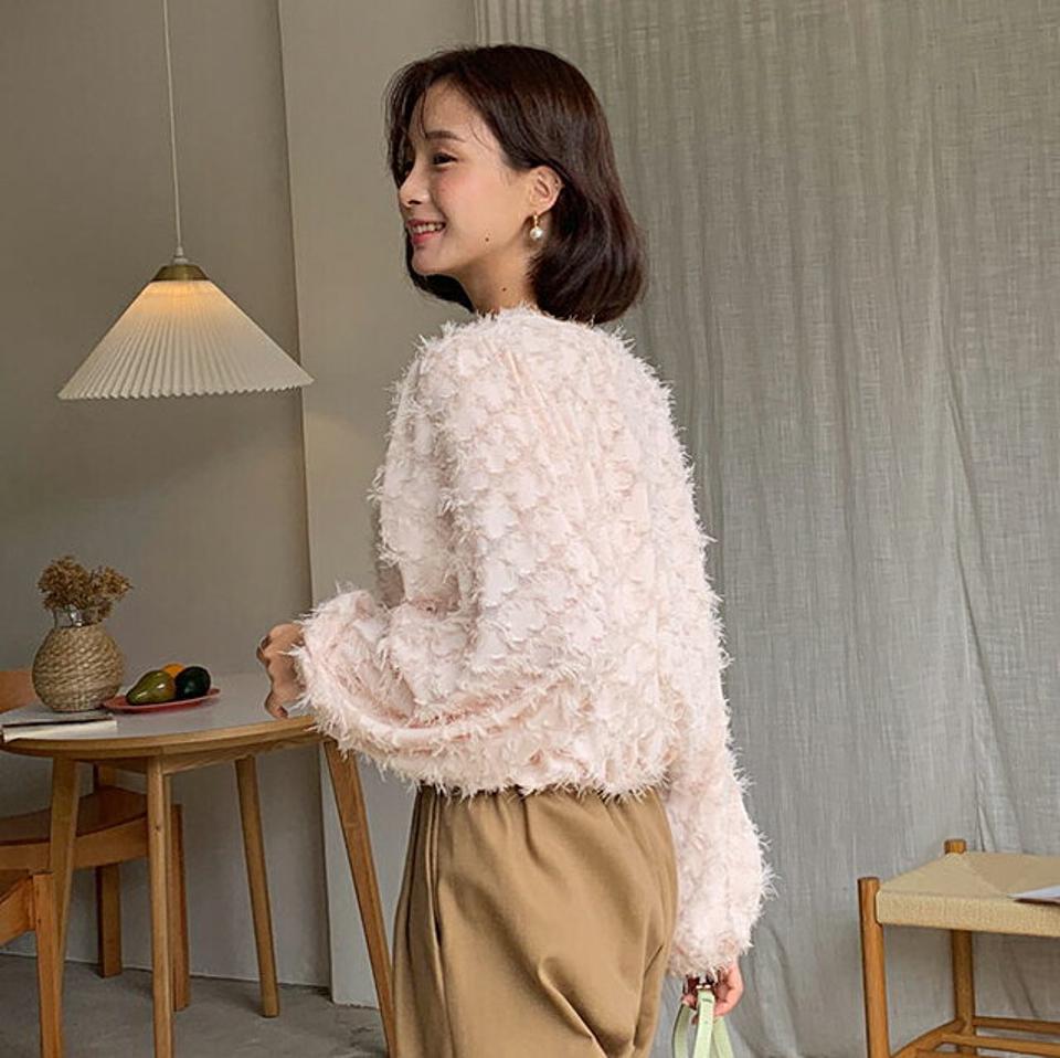 テクスチャーシアーウエストゴムブラウス・全2色・t64761 レディース 【bl】韓国ファッション トップス ブラウス 長袖 大人 上品 ラウンドネック ボタン 透け感 フェミニン ダイヤ パターン テクスチャー ユニーク カジュアル もこもこ ふわふわ 秋 春