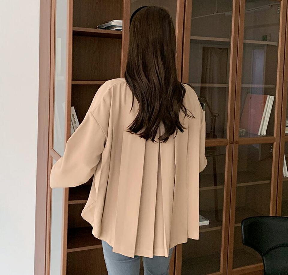 バックプリーツブラウス・全2色・b69972 レディース 【bl】トップス ブラウス 長袖 バックプリーツ 単色 無地 シンプル フェミニン アンバランス 春 秋 韓国 ファッション ハイホリHIHOLLI