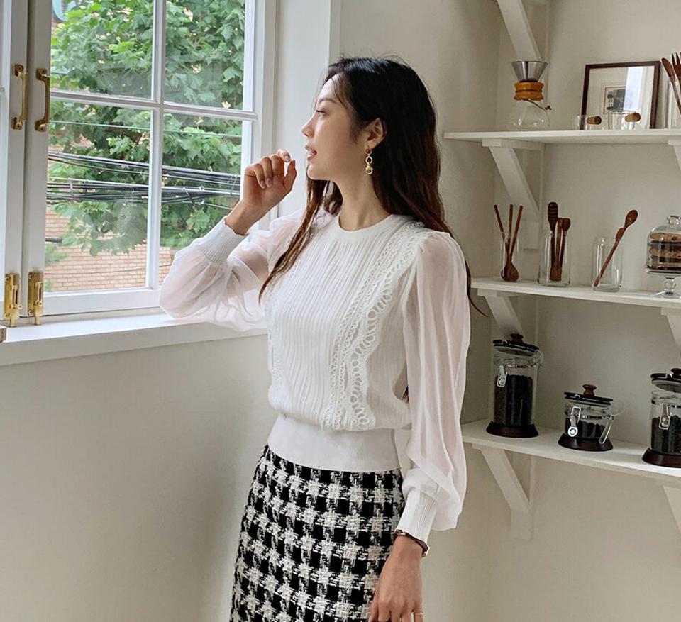 ≪人気商品再入荷≫レースシアースリーブニット・全2色・b65860 レディース 【tops】韓国ファッション 異素材ミックス トップス ニット 年上 大人 長袖 ラウンドネック スカラップ レース シアースリーブ カジュアル 伸縮性 体型カバー 細身 フェミニン 上品 秋 春