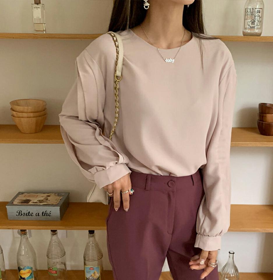 スリーブディテールブラウス・全4色・65862 レディース 【bl】韓国ファッション トップス ブラウス 長袖 大人 ラウンドネック シフォン スリーブ ディテール ボタン 上品 シンプル フェミニン カジュアル 体型カバー 秋 春