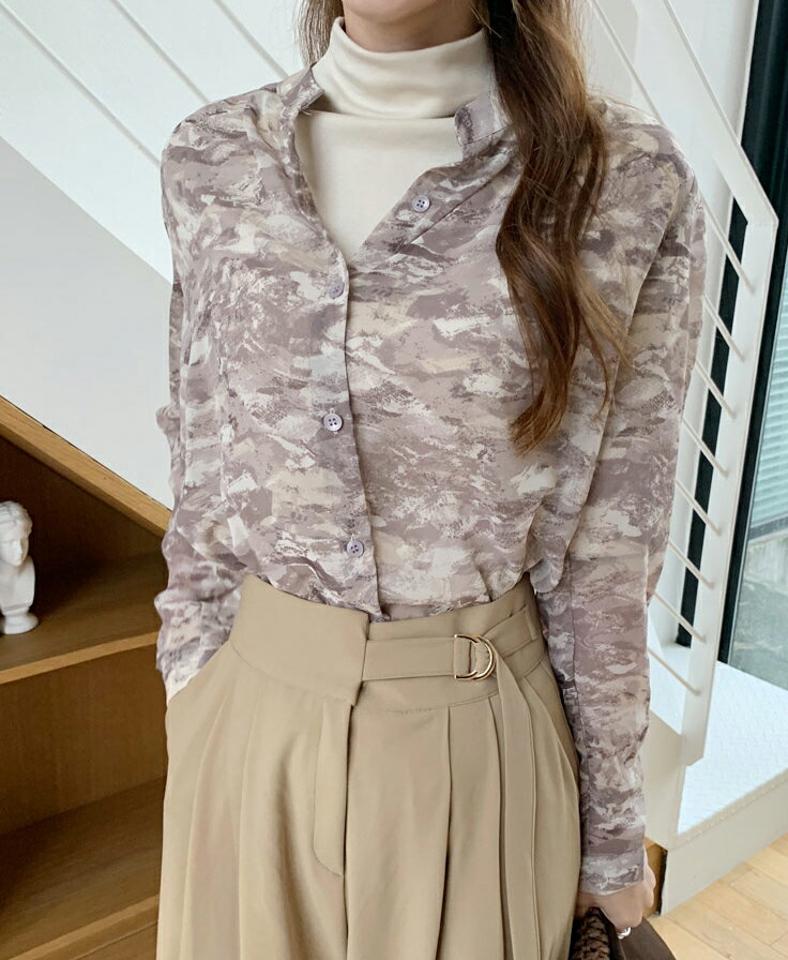 パターンバンドカラーブラウス・全2色・b00262 レディース 【bl】トップス ブラウス 長袖 バンドカラー 総柄 マーブル モダン 大人 シフォン 透け感 春 秋 韓国ファッション HIHOLLI