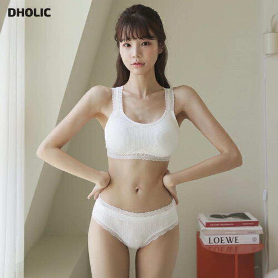 バッククロスレースブラ＆ショーツSET・全2色・d44795 レディース 【uw】韓国ファッション ランジェリー 下着 セット ブラジャー ブラ ショーツ パンツ バッククロスレース スリム パッドー 大人 ノンワイヤー シンプル 秋 春