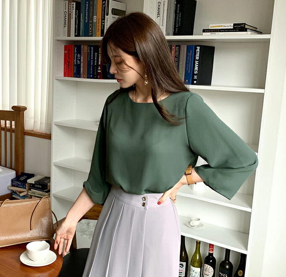 ピンタックスリーブラウンドブラウス・全3色・t69996 レディース 【bl】トップス ブラウス 七分丈 七分袖 7分丈 7分袖 単色 無地 シンプル タック フェミニン カラーアイテム 春 秋 韓国ファッション ハイホリHIHOLLI