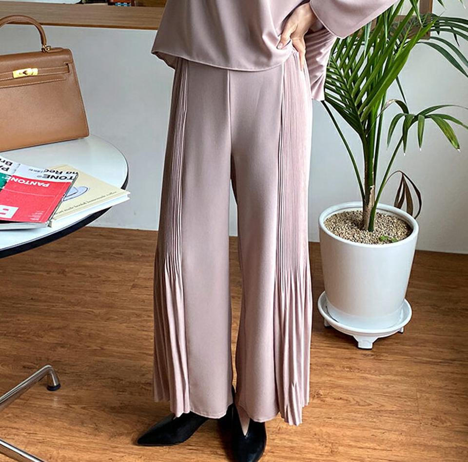 プリーツワイドパンツ・全2色・b69956 レディース 【pt】パンツ ズボン ロングパンツ プリーツ ワイド 単色 可愛い かわいい 春 秋 韓国 ファッション ハイホリHIHOLLI