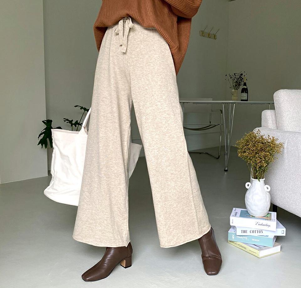 ニットワイドパンツ・全3色・b62774 レディース 【pt】韓国 ファッション ボトムス ロング ロングパンツ ワイドパンツ ニット ワイド カットオフ センタープレス ストラップ 体型カバー ゴム カジュアル デイリー 足長 美脚 フェミニン 秋 春