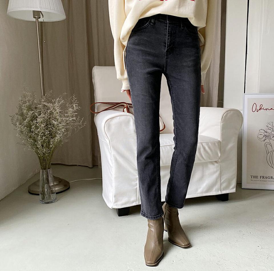 ウエストゴムタイトデニムパンツ・全2色・t62777 レディース 【pt】韓国ファッション ボトムス ロング ロングパンツ デニム スリム デニムパンツ ロング丈 ゴム ボタン ポケット 体型もカバー デイリー 美脚 足長 シンプル 秋 春