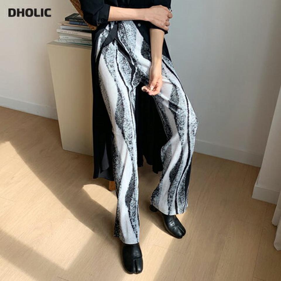 パターンプリーツウエストゴムパンツ・全2色・t62743 レディース 【pt】韓国 ファッション ボトムス ロング ロングパンツ プリーツ パターン ゴム ワイド ユニーク ロング丈 体型カバー ポケット カジュアル デイリー 足長 美脚 シンプル 秋 春