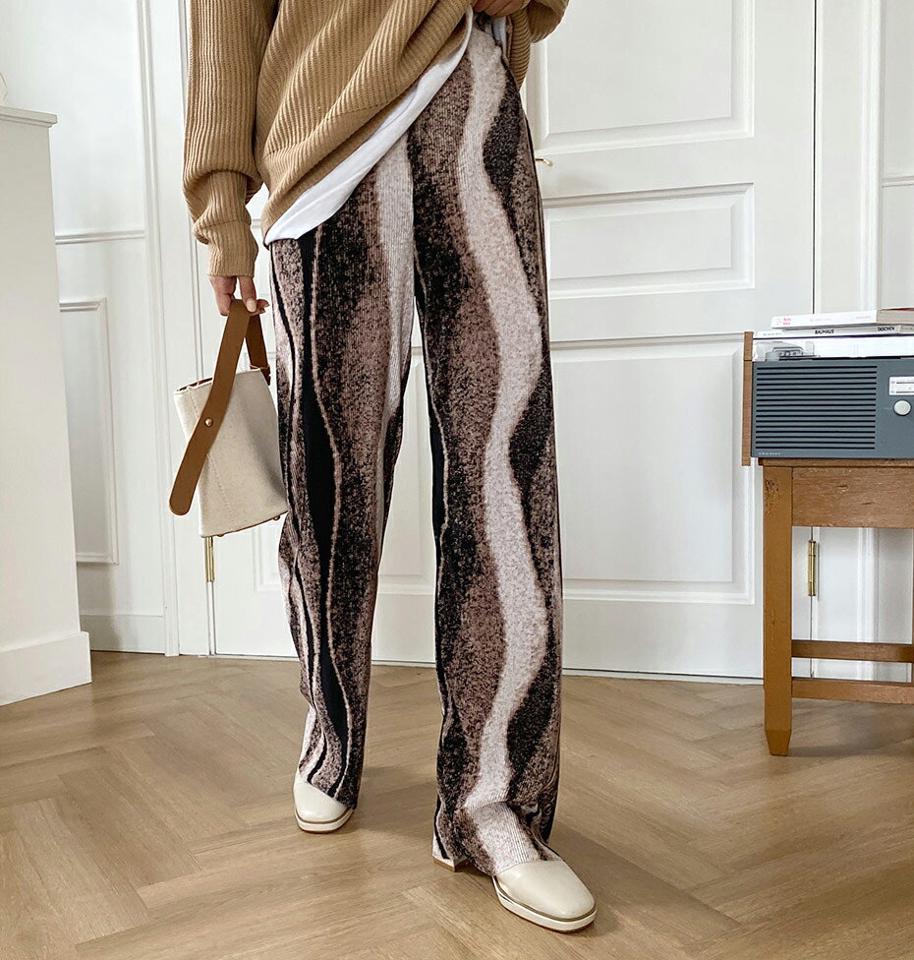 パターンプリーツウエストゴムパンツ・全2色・t62743 レディース 【pt】韓国 ファッション ボトムス ロング ロングパンツ プリーツ パターン ゴム ワイド ユニーク ロング丈 体型カバー ポケット カジュアル デイリー 足長 美脚 シンプル 秋 春