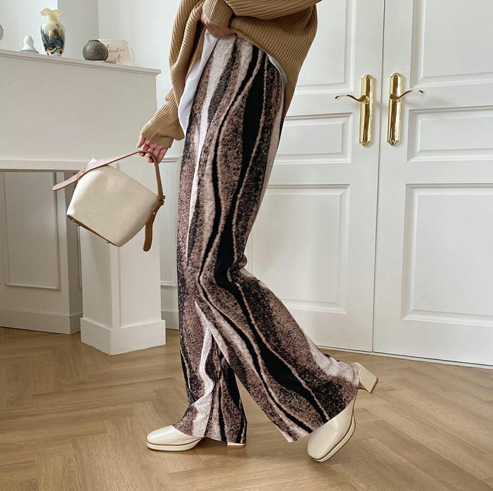 パターンプリーツウエストゴムパンツ・全2色・t62743 レディース 【pt】韓国 ファッション ボトムス ロング ロングパンツ プリーツ パターン ゴム ワイド ユニーク ロング丈 体型カバー ポケット カジュアル デイリー 足長 美脚 シンプル 秋 春