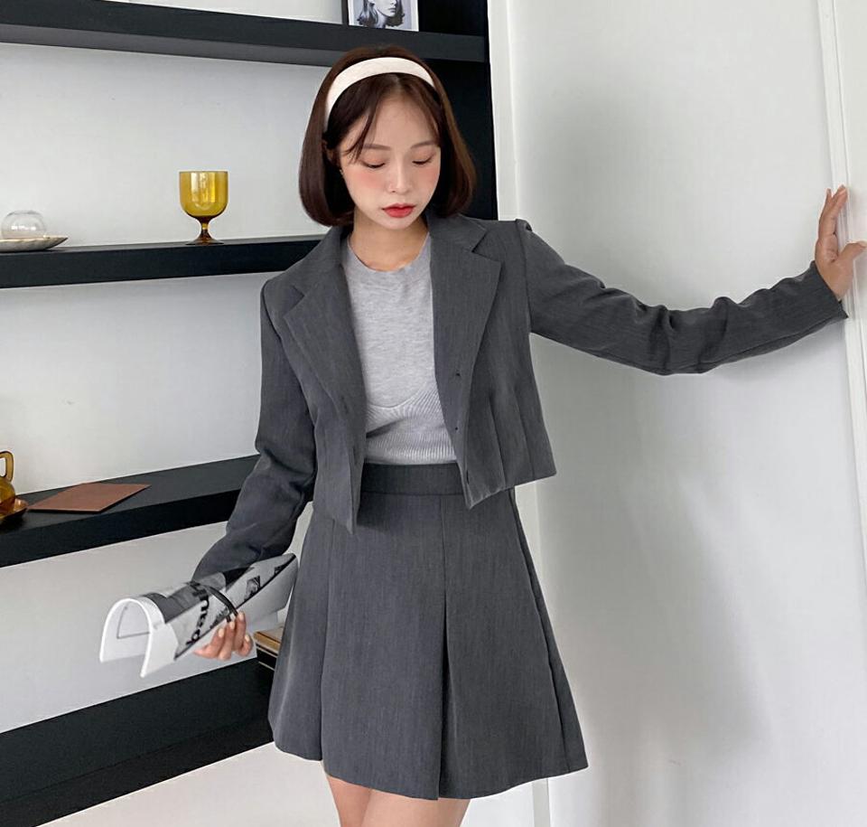 タッククロップドジャケット&ミニスカートSET・全3色・t62737 レディース 【ops】韓国ファッション ワンピース ミニ ミニワンピース 長袖 ドジャケット ミニスカート クロップドジャケット セット ミニ丈 ボタン フェミニン 体型カバー 秋 春