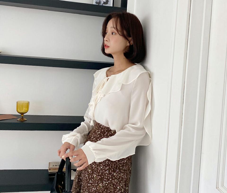 リボンネックラッフルブラウス・全3色・b62726 レディース 【bl】韓国ファッション トップス ブラウス 長袖 大人 Vネック スリム リボン ラッフル 上品 シンプル フェミニン ガーリー カジュアル 秋 春