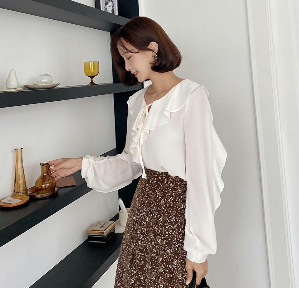 リボンネックラッフルブラウス・全3色・b62726 レディース 【bl】韓国ファッション トップス ブラウス 長袖 大人 Vネック スリム リボン ラッフル 上品 シンプル フェミニン ガーリー カジュアル 秋 春