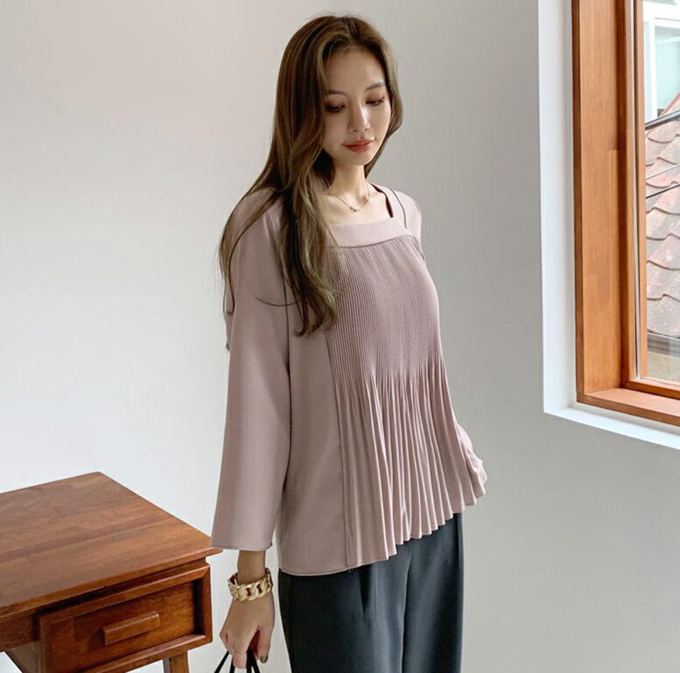 スクエアネックプリーツブラウス・全2色・b69925 レディース 【bl】トップス ブラウス プリーツ スクエアネック 半端丈 長袖 上品 フェミニン フレア 大人 春 秋 韓国ファッション ハイホリHIHOLLI