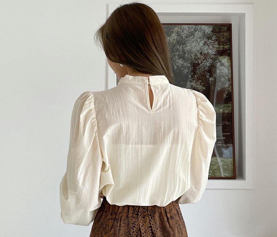 パフスリーブブラウス・全3色・t69927 レディース 【bl】トップス ブラウス 長袖 パフ袖 パフスリーブ 単色 フリル フェミニン 上品 ギャザー ハーフネック 春 秋 韓国 ファッション ハイホリHIHOLLI