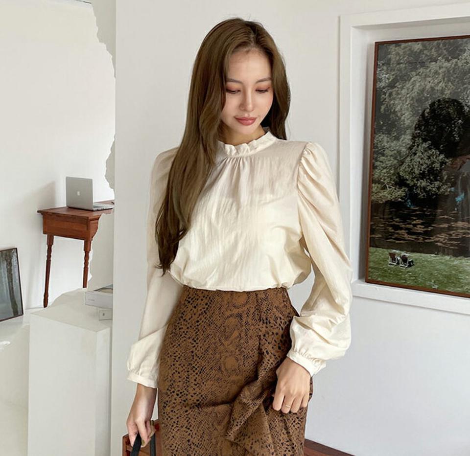 パフスリーブブラウス・全3色・t69927 レディース 【bl】トップス ブラウス 長袖 パフ袖 パフスリーブ 単色 フリル フェミニン 上品 ギャザー ハーフネック 春 秋 韓国 ファッション ハイホリHIHOLLI