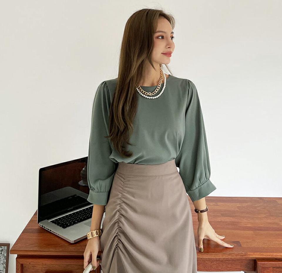 ラウンドネックパフスリーブブラウス・全5色・b69929 レディース 【bl】トップス ブラウス パフスリーブ パフ袖 単色 無地 シンプル 大人 オフィスカジュアル フェミニン 七分丈 七分袖 7分丈 7分袖 緑 春 秋 韓国ファッション HIHOLLI