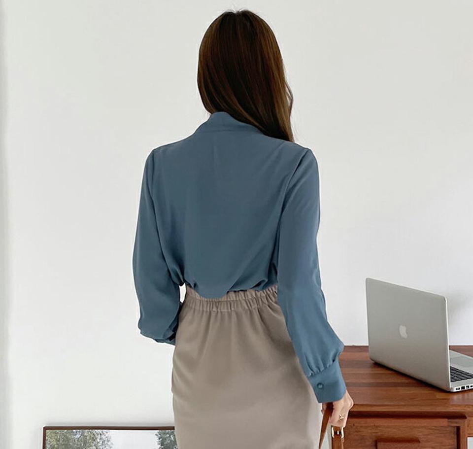 ブローチ付フェイクパールタイブラウス・全3色・t69931 レディース 【bl】トップス ブラウス 長袖 タイ パール 単色 無地 シンプル 大人 フェミニン 春 秋 韓国ファッション HIHOLLI