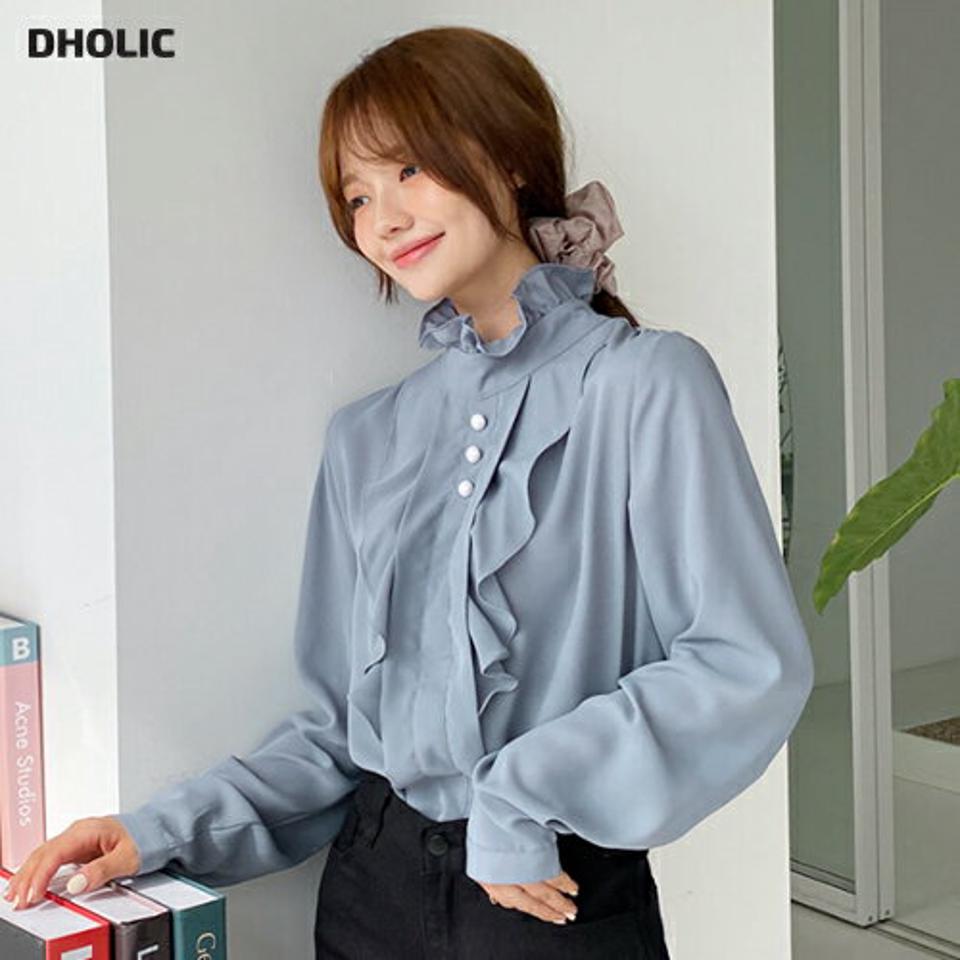 フリルフェイクボタンブラウス・全4色・t64995 レディース 【bl】韓国ファッション トップス ブラウス 長袖 シンプル ハーフネック カラーアイテム 水色 フリル 襟コン フェイクボタン デコラティブ オケージョン オフィス フェミニン 上品 ガーリー 春 秋 NIJU