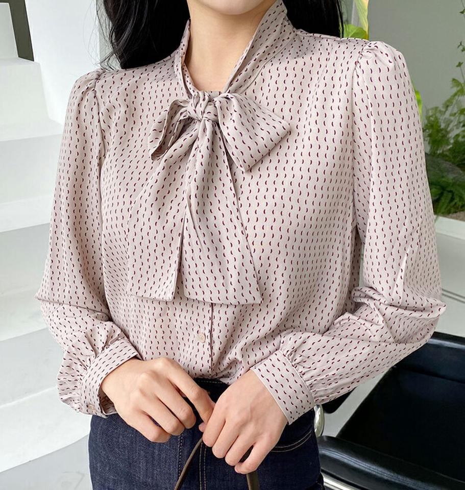 ハーフムーンボウタイブラウス・全2色・b64981 レディース 【bl】韓国ファッション トップス ブラウス 長袖 Vネック シンプル ハーフムーン ボウタイ ユニーク フェミニン 上品 体型カバー 細身 ガーリー 春 秋 NIJU