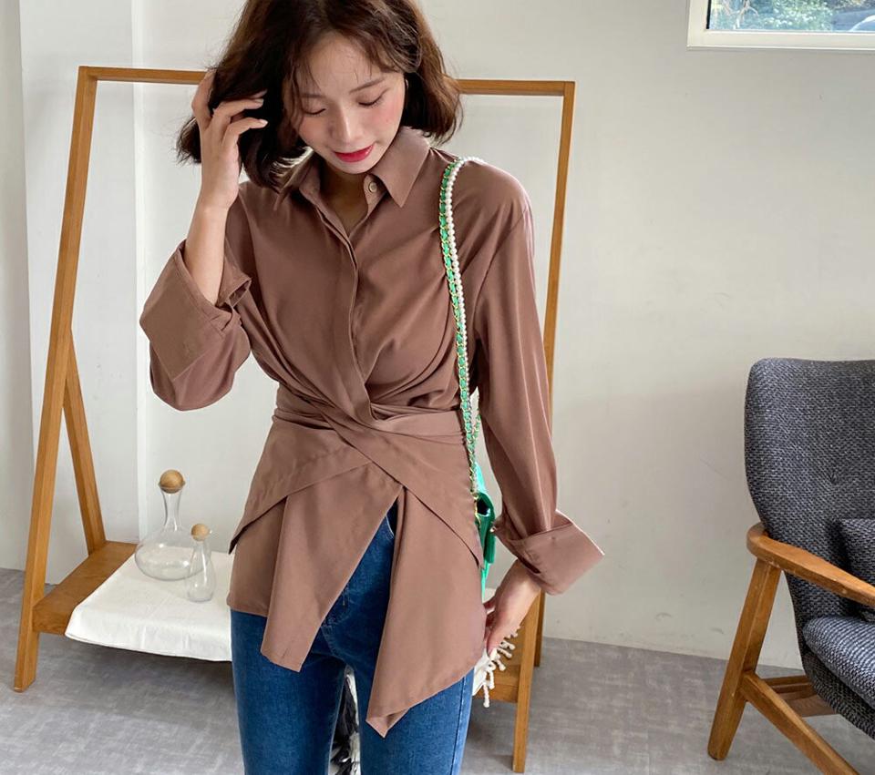 3WAYサイドスリットボタンシャツ・全4色・b64832 レディース 【bl】韓国ファッション トップス シャツ 長袖 カラーネック 3WAY スリット フライフロント ボタン アンバランス シルキー シンプル ベーシック インしない 上品 フェミニン 秋 春