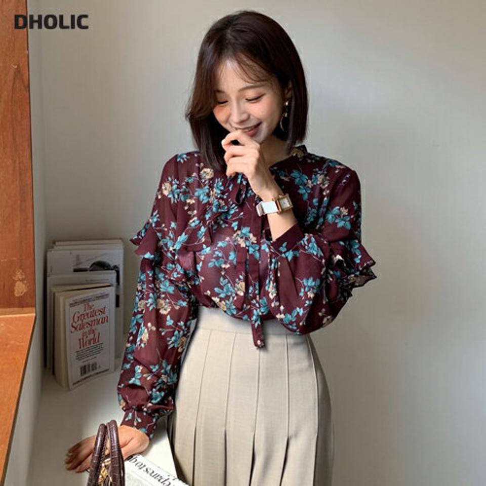 即日配送【只今30%OFF】フラワーフリルリボンブラウス・全2色・b65898 レディース 【bl】韓国ファッション トップス ブラウス 長袖 大人 花柄 フラワー フローラル フリル リボン 上品 シンプル フェミニン カジュアル 体型カバー 秋 春
