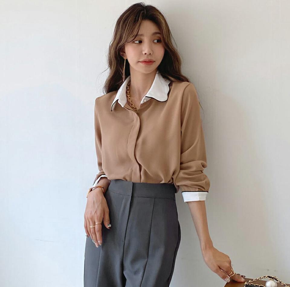 配色ウェーブカラーブラウス・全4色・t65899 レディース 【bl】韓国ファッション トップス ブラウス 長袖 大人 配色 カラーアイテム ウェーブ 襟コン カラーネック ボタン パール調 メリハリ 上品 シンプル フェミニン カジュアル オフィス 秋 春